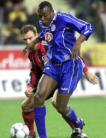 力活动的推 力活动的推